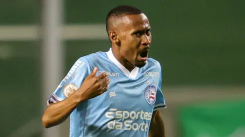 Ademir jogador do Bahia comemora seu gol durante partida contra o America-MG no estadio Independencia pelo campeonato Brasileiro A 2023. Gilson Lobo/AGIF
