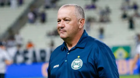 James Freitas tecnico do Coritiba durante partida contra o Ceara no estadio Arena Castelao pelo campeonato Brasileiro B 2024. Baggio Rodrigues/AGIF
