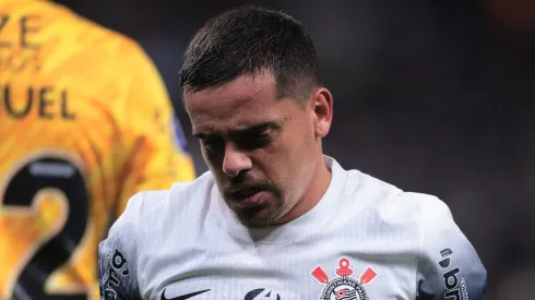 Diretoria quer Fagner como 'líder' no Corinthians.
