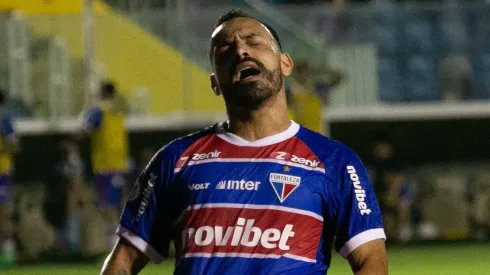 Moises jogador do Fortaleza lamenta durante partida contra o Athletico-PR no estadio Presidente Vargas (CE) pelo campeonato Brasileiro A 2024. Baggio Rodrigues/AGIF
