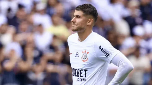 Pedro Raul vem sendo pouco utilizado no Corinthians – Foto: Marcello Zambrana/AGIF
