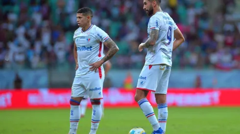 Lucero, jogador do Fortaleza durante partida contra o Bahia no estádio Arena Fonte Nova (AGIF / Alamy Stock Photo)
