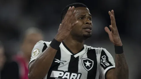 Junior Santos, jogador do Botafogo. 
