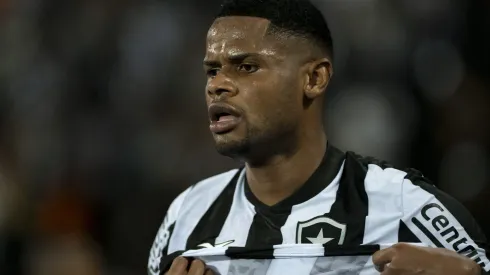 Júnior Santos durante confronto contra o Bragantino na Pré-Libertadores de 2024.
