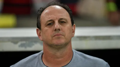 Rogério Ceni durante confronto contra o Flamengo no Campeonato Brasileiro de 2024.
