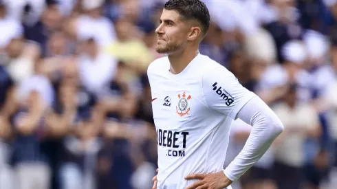 Pedro Raul durante confronto contra o Novorizontino no Campeonato Paulista 2024.
