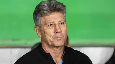 Renato Gaúcho técnico do Grêmio durante partida contra o Coritiba no estádio Couto Pereira pelo campeonato Brasileiro A 2023. Treinadou quase deixou o clube. 
