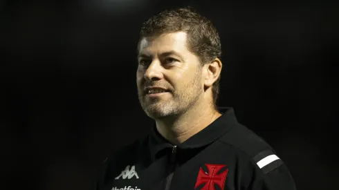 Rafael Paiva definiu o time titular do Vasco - Foto: Jorge Rodrigues/AGIF