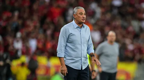 Tite vem utilizando o garoto nos últimos jogos – Foto: Thiago Ribeiro/AGIF
