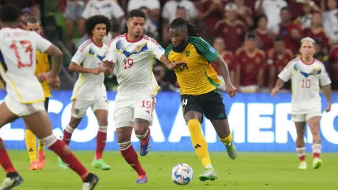 Venezuela rouba bola do time jamaicano (Bob Daemmrich / Alamy Stock Photo)