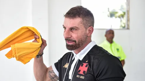 Pedrinho vem tendo problemas para administrar o Vasco - Foto: Thiago Ribeiro/AGIF