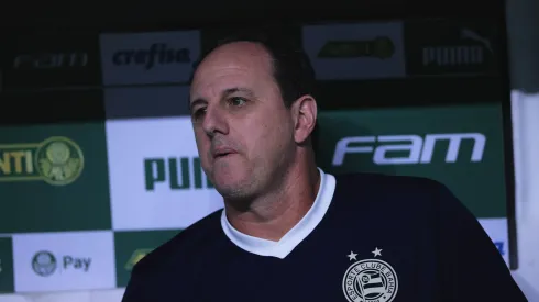 Rogério Ceni durante confronto contra o Palmeiras no Campeonato Brasileiro 2024.
