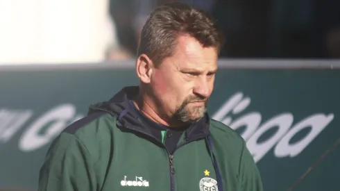 Fabio Matias tecnico do Coritiba durante partida contra o Vila Nova-GO no estadio Couto Pereira pelo campeonato Brasileiro B 2024. 
