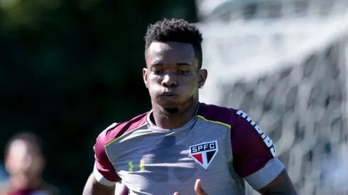 Thiago Mendes pode jogar no São Paulo em 2024. 
