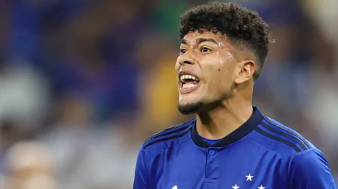 Filipe Machado jogador do Cruzeiro reclama com arbitragem durante partida contra o Fluminense no estádio Mineirão pelo campeonato BRASILEIRO A 2023. Foto: Gilson Junio/AGIF