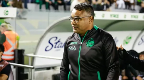 Roger Machado técnico do Juventude durante partida contra o Corinthians no estádio Alfredo Jaconi pelo campeonato Brasileiro A 2024. Foto: Luiz Erbes/AGIF
