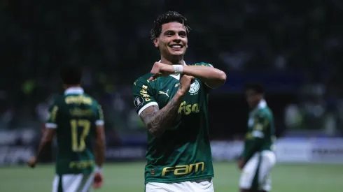 Richard Ríos jogador do Palmeiras comemora seu gol durante partida contra o Independiente del Valle no estádio Arena Allianz Parque pelo campeonato Copa Libertadores 2024. Foto: Ettore Chiereguini/AGIF