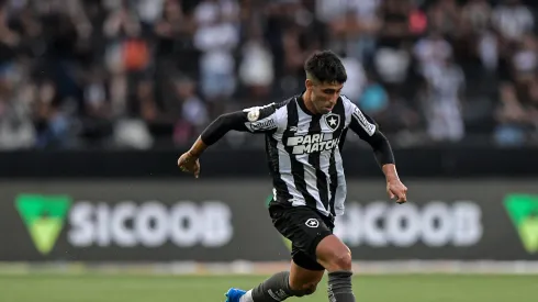 Di Plácido teve uma boa passagem pelo Botafogo – Foto: Thiago Ribeiro/AGIF
