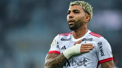 Gabigol jogador do Flamengo comemora seu gol durante partida contra o Vasco no estádio Maracanã pelo campeonato Brasileiro A 2024. Foto: Thiago Ribeiro/AGIF
