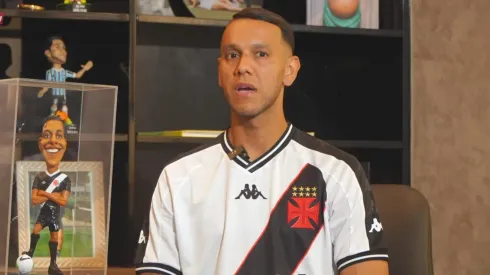 Souza durante anúncio no Vasco. Foto: Reprodução Vasco TV
