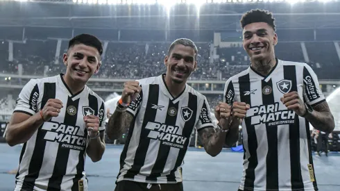 Allan, Almada e Igor Jesus jogadores do Botafogo apresentados a torcida antes da partida contra o Atletico-MG no estadio Engenhao pelo campeonato Brasileiro A 2024
