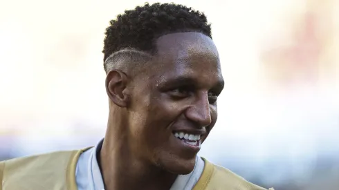 Yerry Mina of Colombia warms up prior to the CONMEBOL Copa America 2024 Group D match between Brazil and Colombia at Levi's Stadium on July 02, 2024 in Santa Clara, California. Zagueiro pode ser contratado
