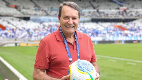 Pedro Lourenço também vem olhando para a base - Foto: Gilson Lobo/AGIF