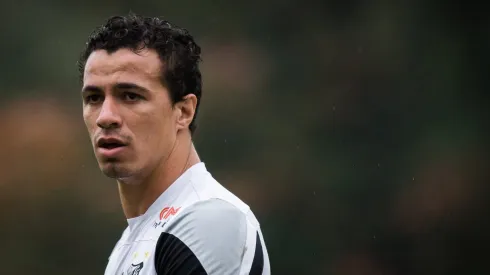 Leandro Damiao durante treino do Santos no CT Rei Pele. 
