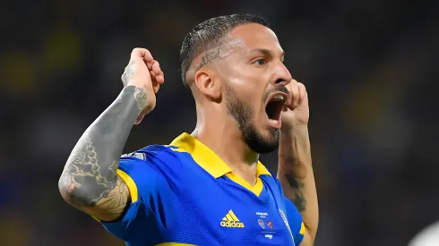 Darío Benedetto of Boca Juniors celebrates after scoring the first goal of his team during the final match of the Supercopa Argentina 2022 between Boca Juniors and Patronato at Estadio Unico Madre de Ciudades on March 1, 2023 in Santiago del Estero, Argentina. Atacante pode fechar com o time gaúcho
