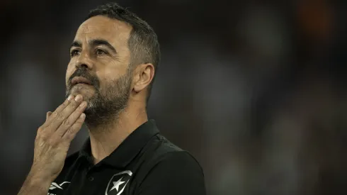 Artur Jorge tecnico do Botafogo durante partida contra o Universitario no estadio Engenhao pelo campeonato Copa Libertadores 2024
