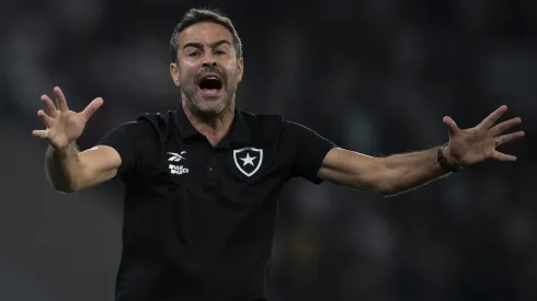 Artur Jorge durante partida contra o Palmeiras no estadio Engenhao pelo campeonato Brasileiro A 2024. Foto: Jorge Rodrigues/AGIF
