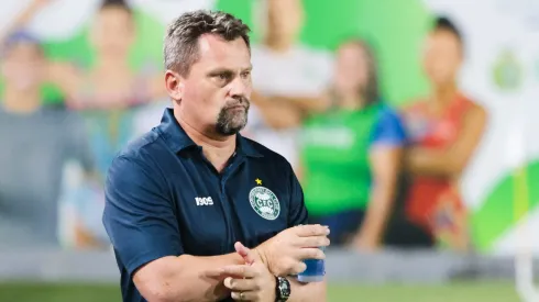 Fabio Matias tecnico do Coritiba durante partida contra o Amazonas no estadio Carlos Zamith pelo campeonato Brasileiro B 2024
