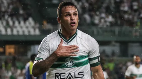 Robson jogador do Coritiba
