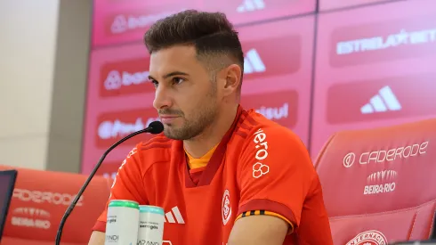 Apresentação do jogador Lucas Alario. 
