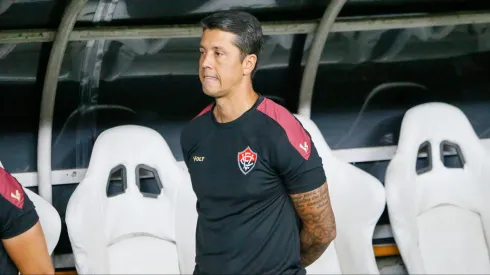 Thiago Carpini tecnico do Vitoria durante partida contra o Fortaleza no estadio Arena Castelao pelo campeonato Brasileiro A 2024
