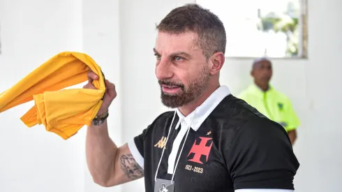 Pedrinho vem se movimentando no mercado - Foto: Thiago Ribeiro/AGIF