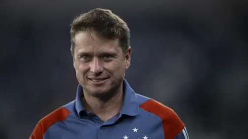 Fernando Seabra tecnico do Cruzeiro durante partida contra o Botafogo no estadio Engenhao pelo campeonato Brasileiro A 2024. Foto: Jorge Rodrigues/AGIF
