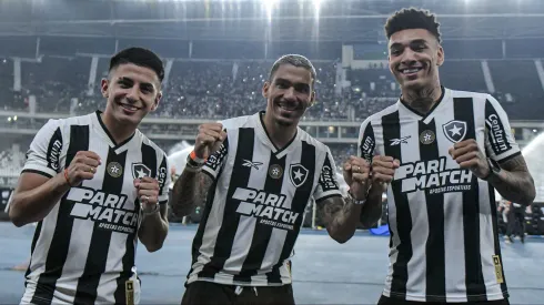 Allan, Almada e Igor Jesus jogadores do Botafogo apresentados a torcida antes da partida contra o Atletico-MG no estadio Engenhao pelo campeonato Brasileiro A 2024
