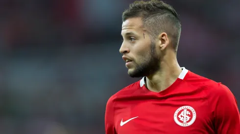 Nico Lopez do Internacional durante partida pelo Campeonato Brasileiro A 2016 no Estadio Beira-Rio. Atacante pode ter novo destino na carreira
