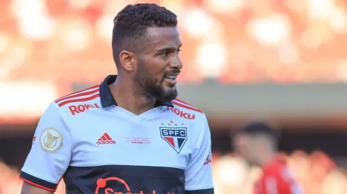 Reinaldo jogador do Sao Paulo durante partida contra o Bragantino no estadio Morumbi pelo campeonato Brasileiro A 2022. Ex-Tricolor vive momento complicado na carreira 
