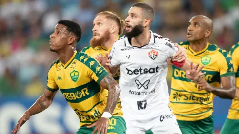 Max jogador do Cuiabá durante partida contra o Vitoria no estádio Arena Pantanal pelo campeonato Brasileiro A 2024. Foto: Gil Gomes/AGIF
