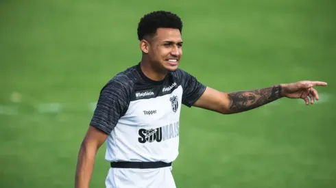 Felippe Cardoso não teve uma passagem marcante pelo Ceará - Foto: Thiago Gadelha/SVM