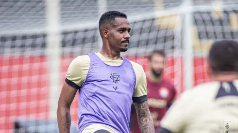 Edu chega para reforçar a defesa do Leão - Foto: