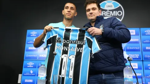 Foto: Rodrigo Fatturi / Grêmio FBPA – Miguel Monsalve durante coletiva de apresentação.
