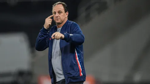 Rogério Ceni, técnico do Bahia, durante partida contra o Botafogo, no Estádio do Nilton Santos, pela Copa do Brasil.
