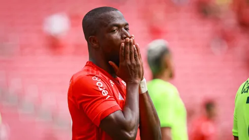 Enner Valencia jogador do Internacional lamenta durante partida contra o Ypiranga no estadio Beira-Rio pelo campeonato Gaucho 2024. Centroavante virou alvo dos torcedores.
