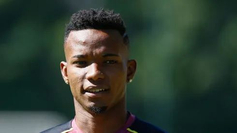 Thiago Mendes no São Paulo virou 'novela'.
