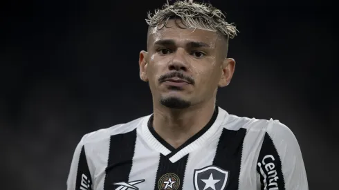 Tiquinho Soares jogador do Botafogo
