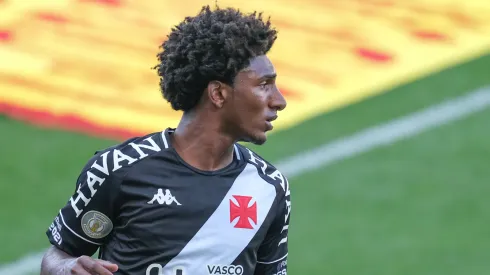 Talles Magno vai defender o Corinthians – Foto: Marcello Zambrana/AGIF
