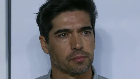 Abel Ferreira, técnico do Palmeiras, durante a partida de volta das oitavas de final da Copa do Brasil entre Palmeiras e Flamengo, no Allianz Parque, em 7 de agosto de 2024, em São Paulo, Brasil. (Foto de Ricardo Moreira/Getty Images)
